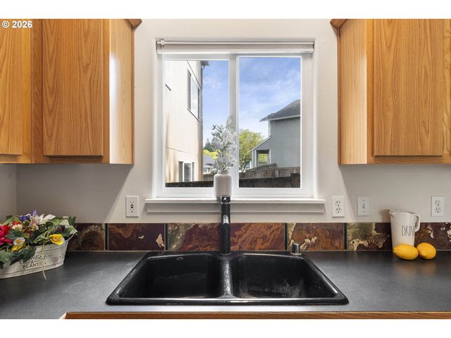 8417 Ne 16TH St, Vancouver, WA 98664