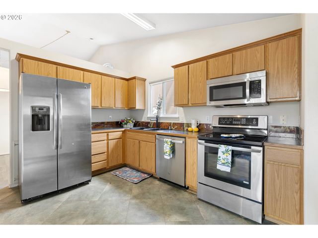 8417 Ne 16TH St, Vancouver, WA 98664