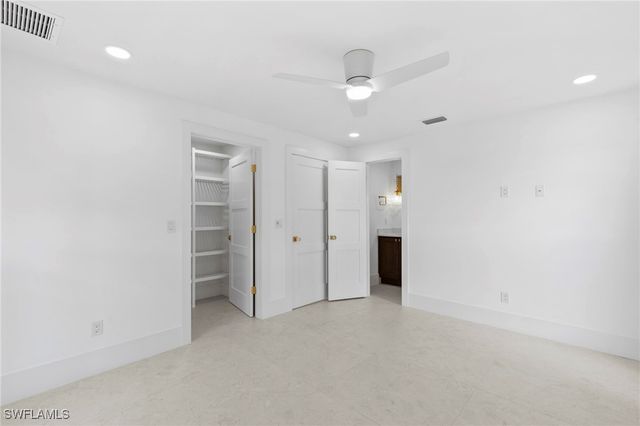 17 Knights Bridge RD, Naples, FL 34112