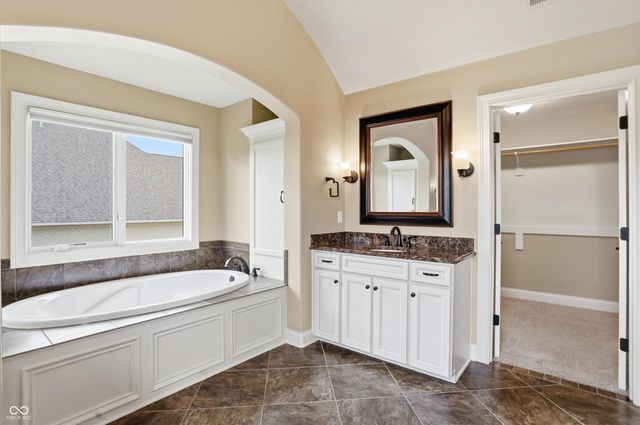 3370 Homestretch Drive, Carmel, IN 46032