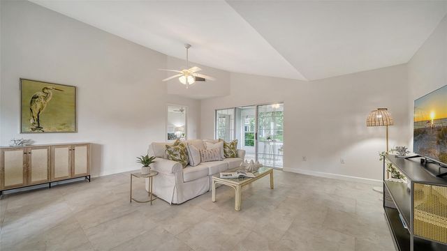 6467 CARRINGTON CIRCLE 43, Sarasota, FL 34238