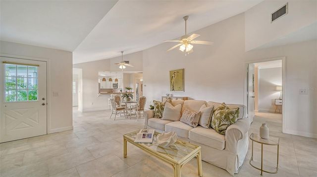 6467 CARRINGTON CIRCLE 43, Sarasota, FL 34238