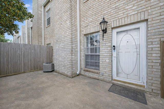 17461 Red Oak Drive 7461, Houston, TX 77090