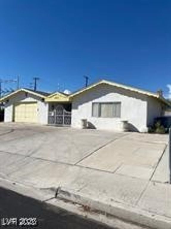 220 Shadow Lane, Las Vegas, NV 89106