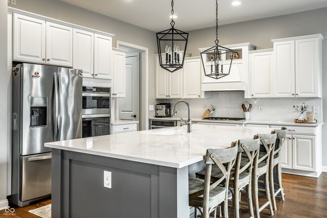 3800 Abney Point Drive, Zionsville, IN 46077