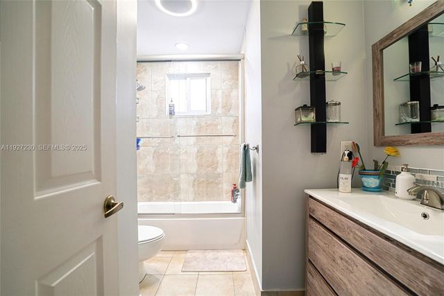 1039 NW 124th Ter, Sunrise, FL 33323