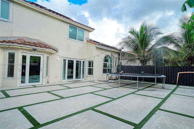 1039 NW 124th Ter, Sunrise, FL 33323