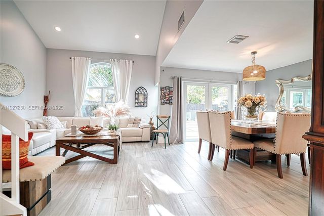 1039 NW 124th Ter, Sunrise, FL 33323