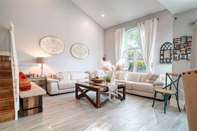 1039 NW 124th Ter, Sunrise, FL 33323