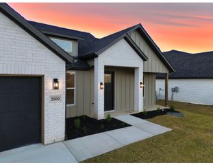2500 Lakeridge Drive, Granbury, TX 76048
