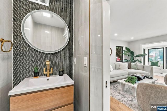 99 Park Avenue, North Arlington, NJ 07031