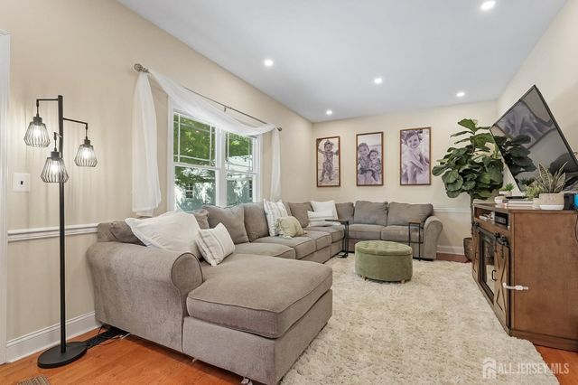 49 Ochs Avenue, Milltown, NJ 08850
