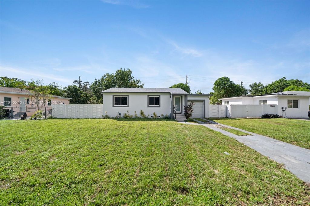 210 NW 126th St, North Miami, FL 33168
