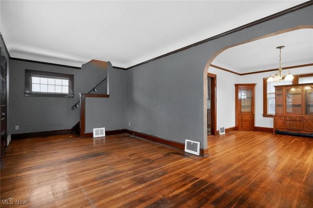 3559 Lloyd Road, Cleveland, OH 44111