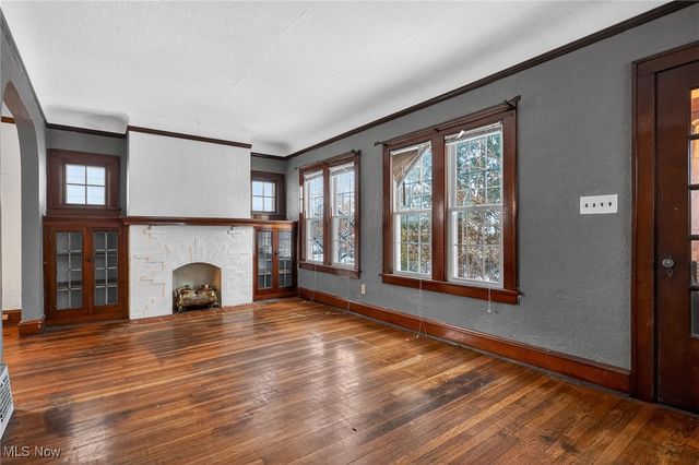 3559 Lloyd Road, Cleveland, OH 44111