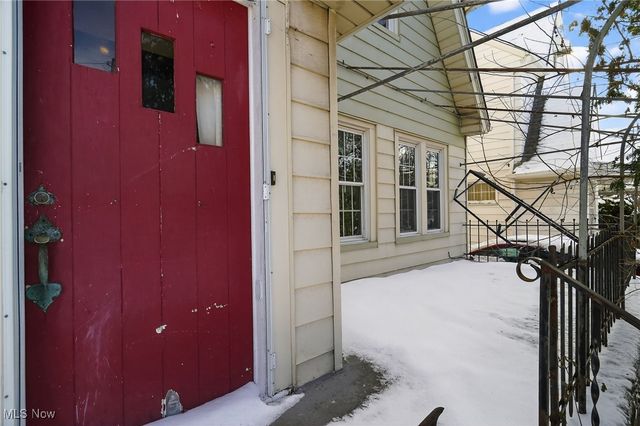 3559 Lloyd Road, Cleveland, OH 44111