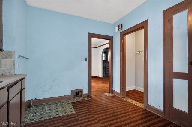 3559 Lloyd Road, Cleveland, OH 44111