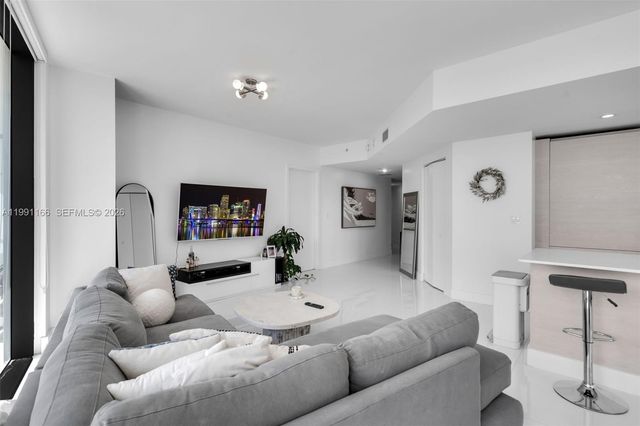 1300 S Miami Ave 1601, Miami, FL 33130