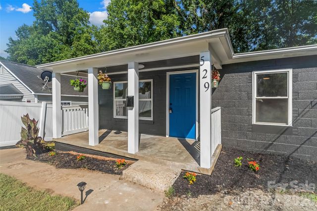 529 NW stage Street, Lenoir, NC 28645