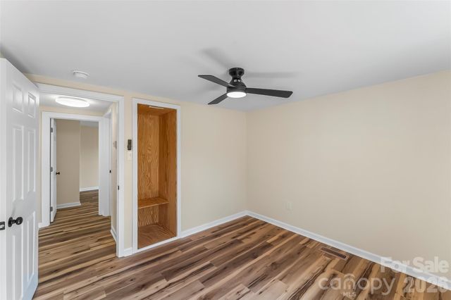529 NW stage Street, Lenoir, NC 28645
