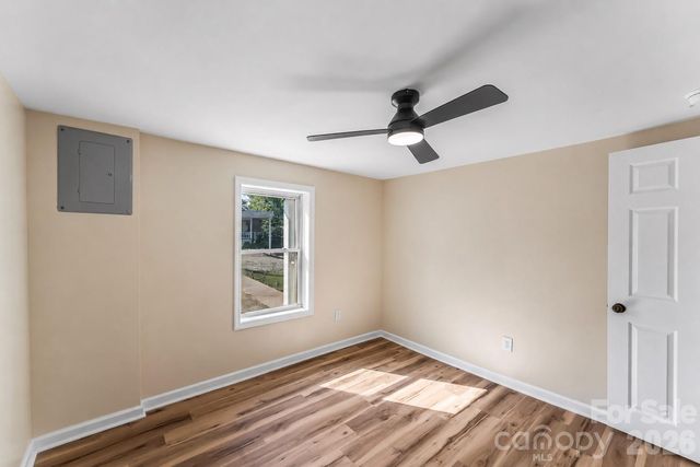529 NW stage Street, Lenoir, NC 28645