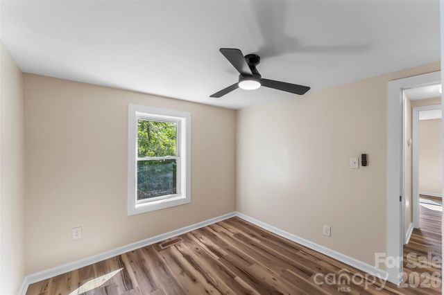 529 NW stage Street, Lenoir, NC 28645