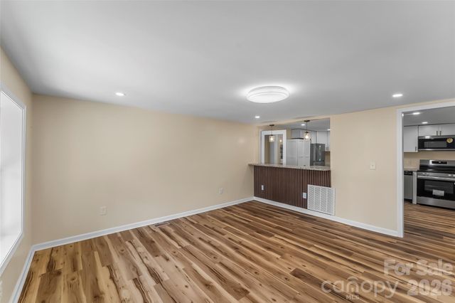 529 NW stage Street, Lenoir, NC 28645