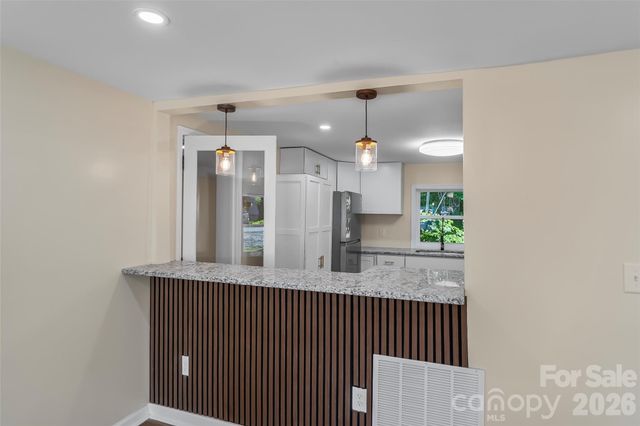 529 NW stage Street, Lenoir, NC 28645