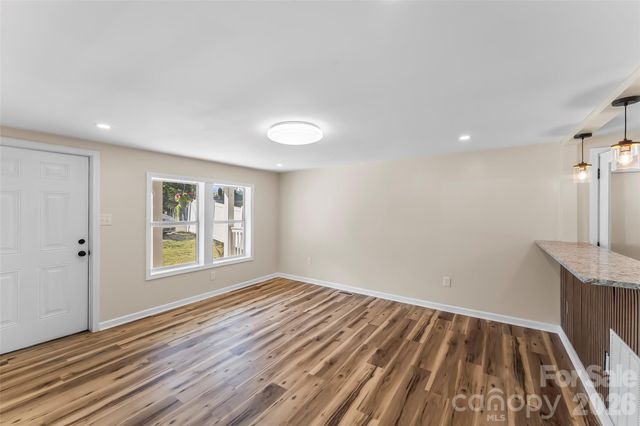 529 NW stage Street, Lenoir, NC 28645