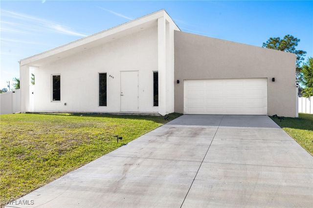 840 Carpenter ST E, Lehigh Acres, FL 33974