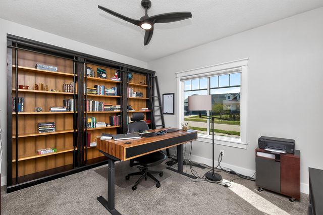 2512 NW 40th Street, Ankeny, IA 50023