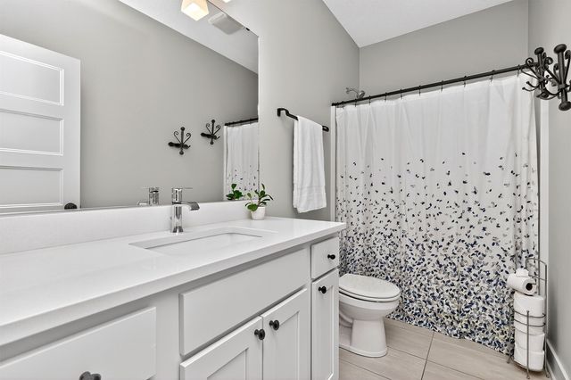 2512 NW 40th Street, Ankeny, IA 50023