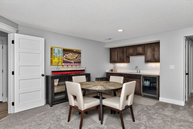 2512 NW 40th Street, Ankeny, IA 50023
