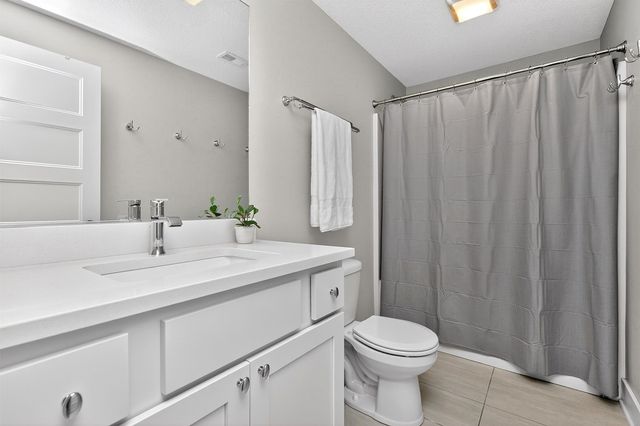 2512 NW 40th Street, Ankeny, IA 50023