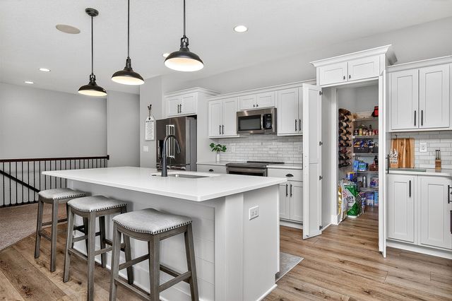 2512 NW 40th Street, Ankeny, IA 50023