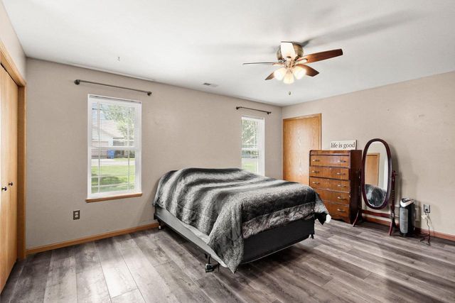 214 Douglas Drive, Brooklyn, WI 53521