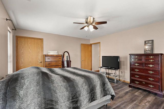 214 Douglas Drive, Brooklyn, WI 53521