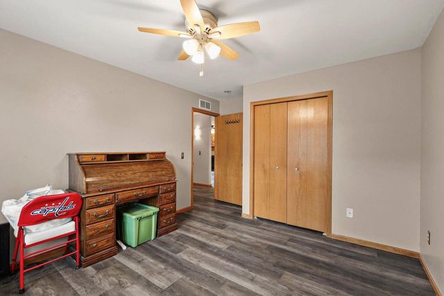214 Douglas Drive, Brooklyn, WI 53521