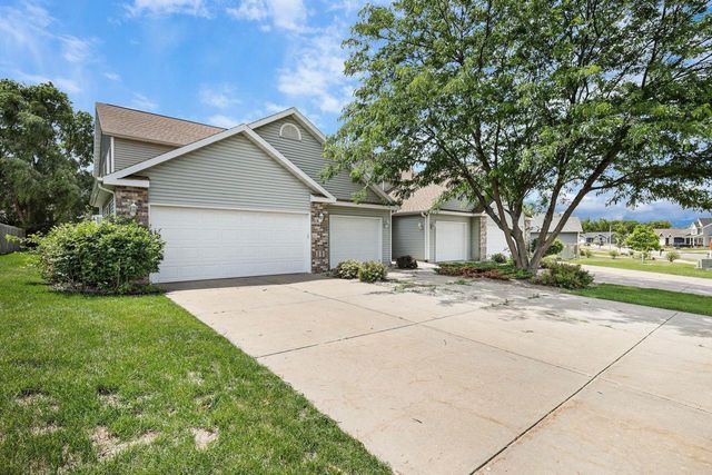 214 Douglas Drive, Brooklyn, WI 53521