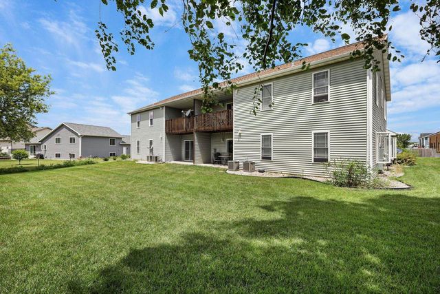214 Douglas Drive, Brooklyn, WI 53521