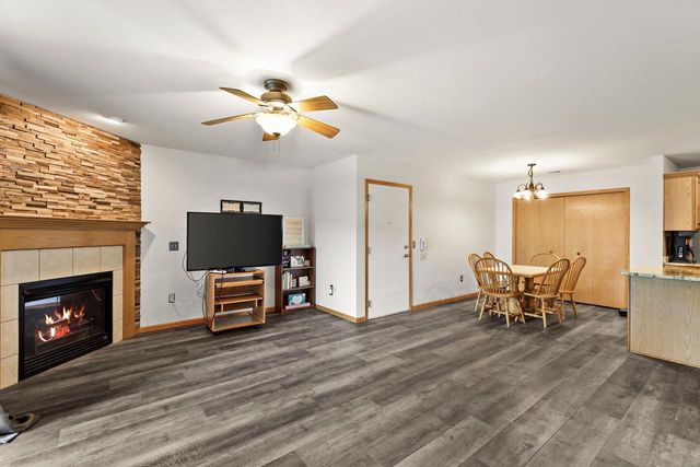 214 Douglas Drive, Brooklyn, WI 53521