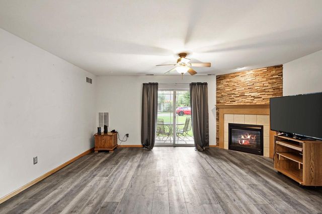 214 Douglas Drive, Brooklyn, WI 53521