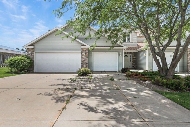 214 Douglas Drive, Brooklyn, WI 53521