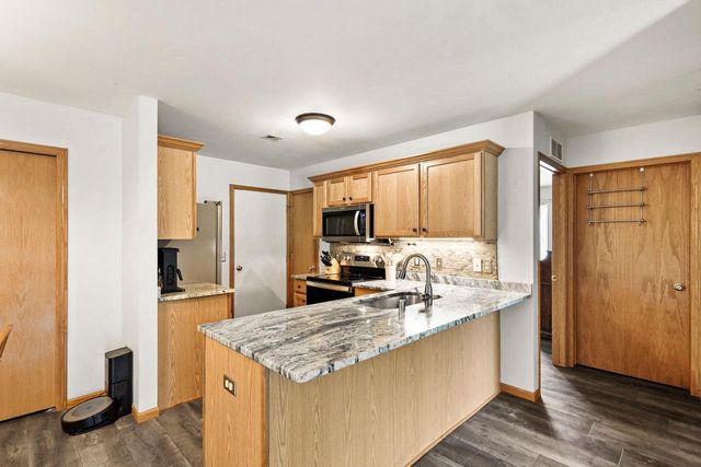 214 Douglas Drive, Brooklyn, WI 53521