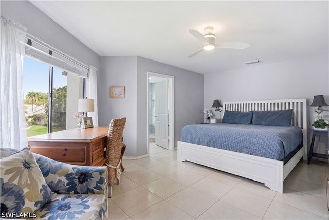 637 Beachwalk CIR E202, Naples, FL 34108