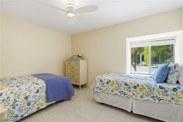 637 Beachwalk CIR E202, Naples, FL 34108