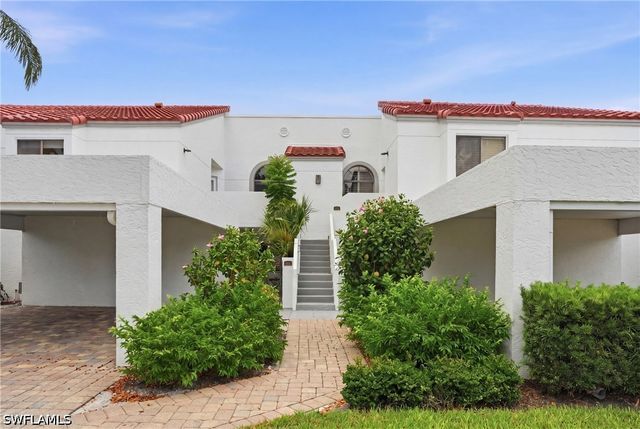 637 Beachwalk CIR E202, Naples, FL 34108