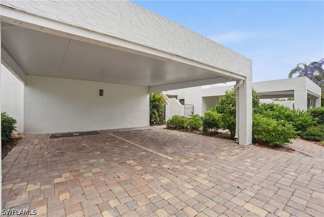 637 Beachwalk CIR E202, Naples, FL 34108