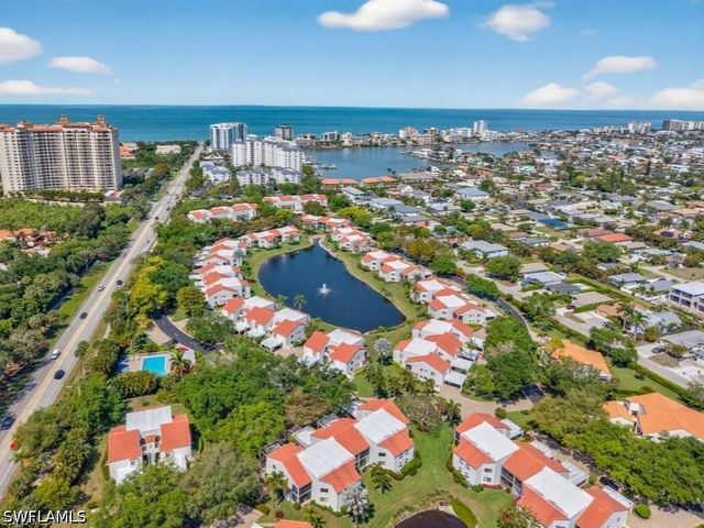 637 Beachwalk CIR E202, Naples, FL 34108