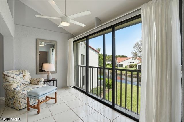 637 Beachwalk CIR E202, Naples, FL 34108